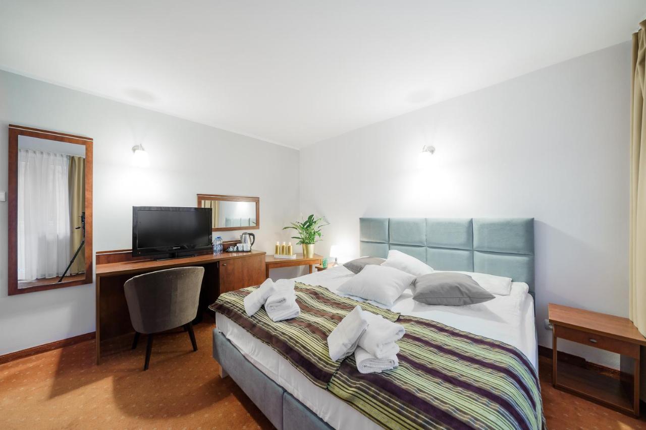 Hotel Promenada Zegrze Białobrzegi Exteriér fotografie