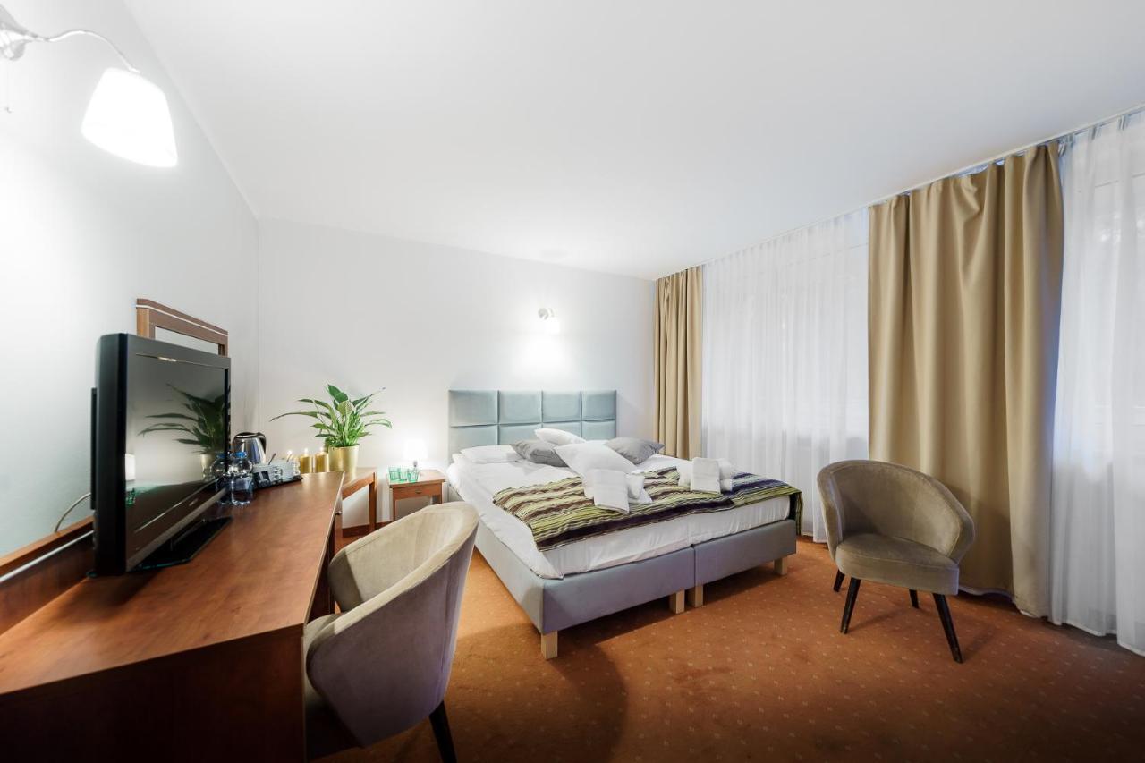Hotel Promenada Zegrze Białobrzegi Exteriér fotografie