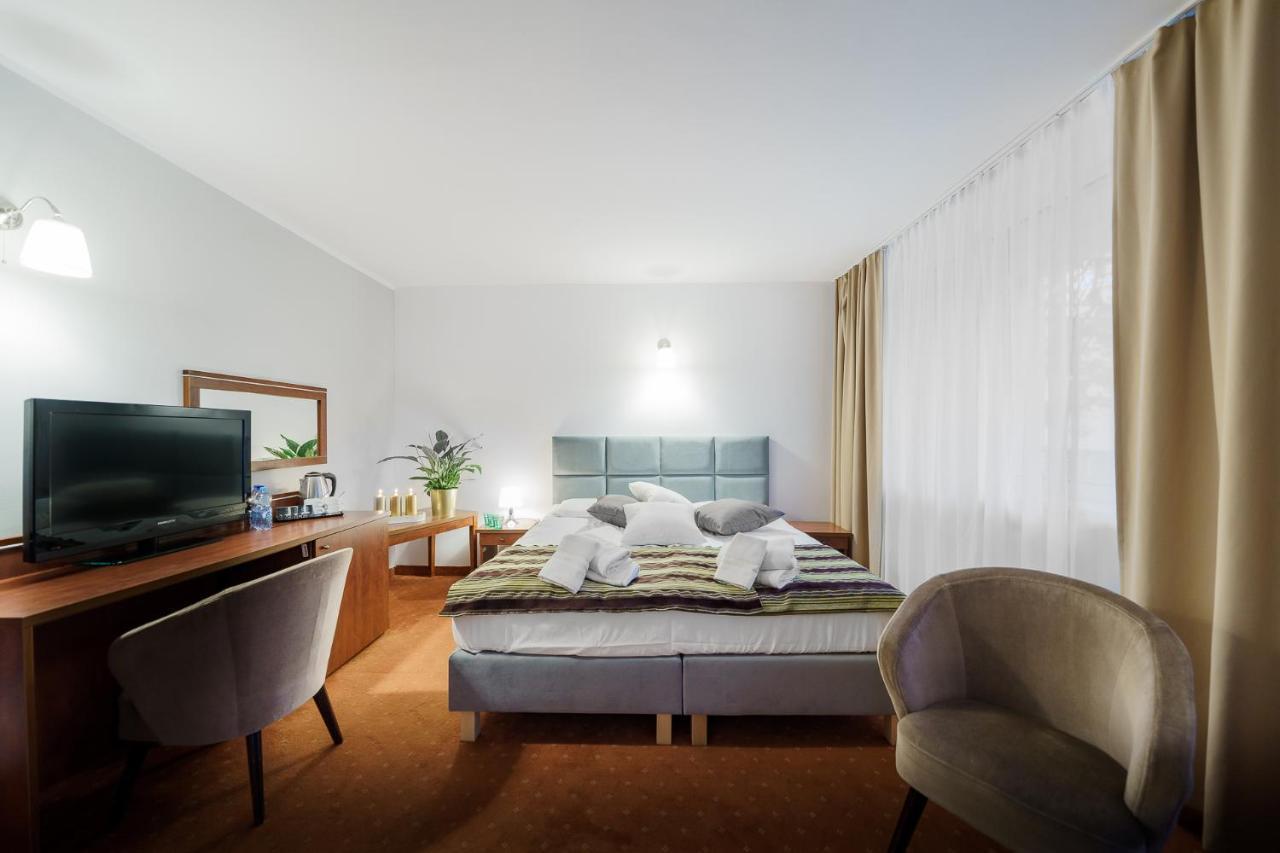 Hotel Promenada Zegrze Białobrzegi Exteriér fotografie