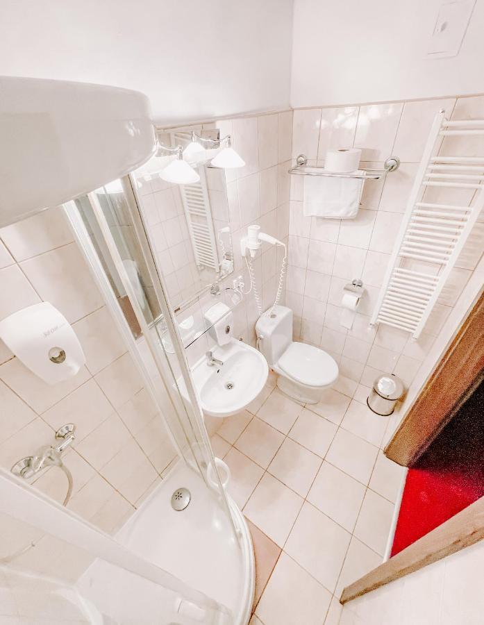 Hotel Promenada Zegrze Białobrzegi Exteriér fotografie